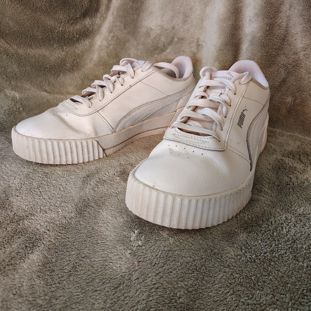 Puma Women's White Carina Sneakers